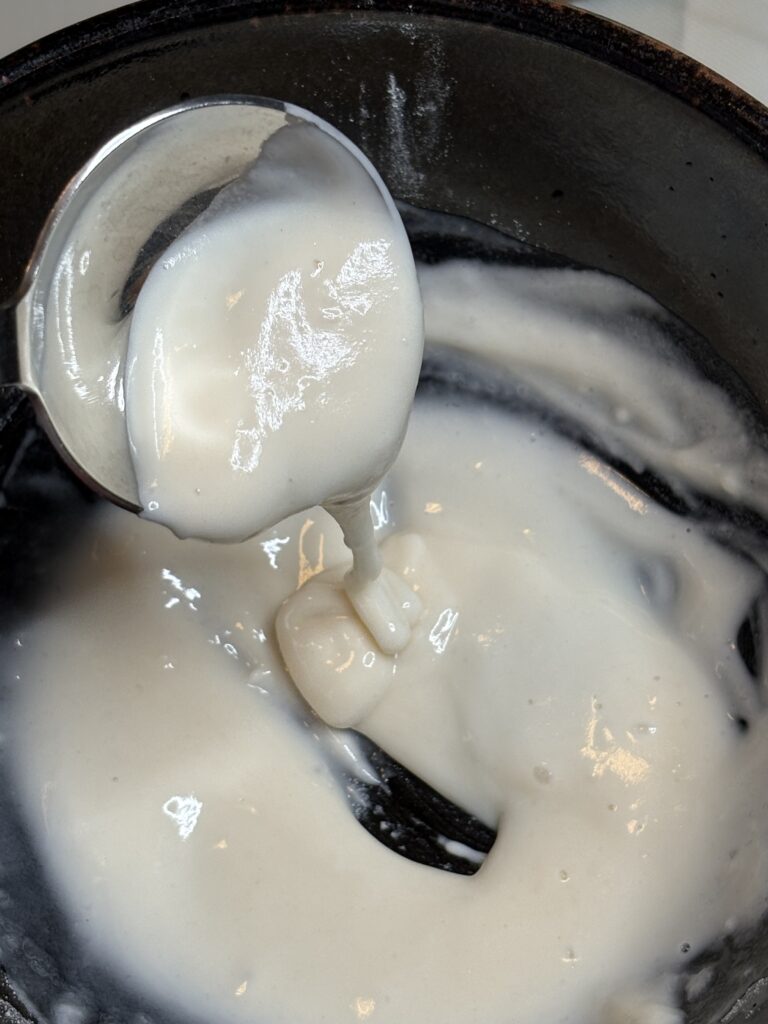 小麦粉と塩と酢で作った銅磨き用のペースト