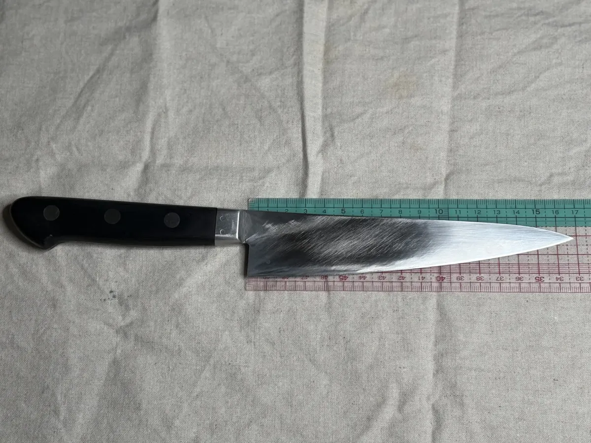 18年使って研ぎ減った三徳包丁の全体